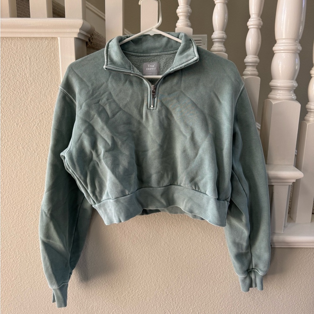 Aritzia Crew Neck